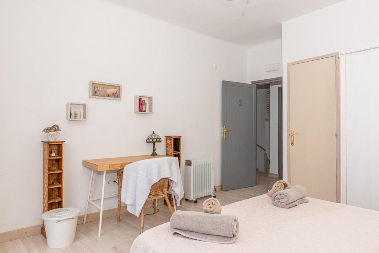 Blue Castle Guesthouse Malaga Zewnętrze zdjęcie