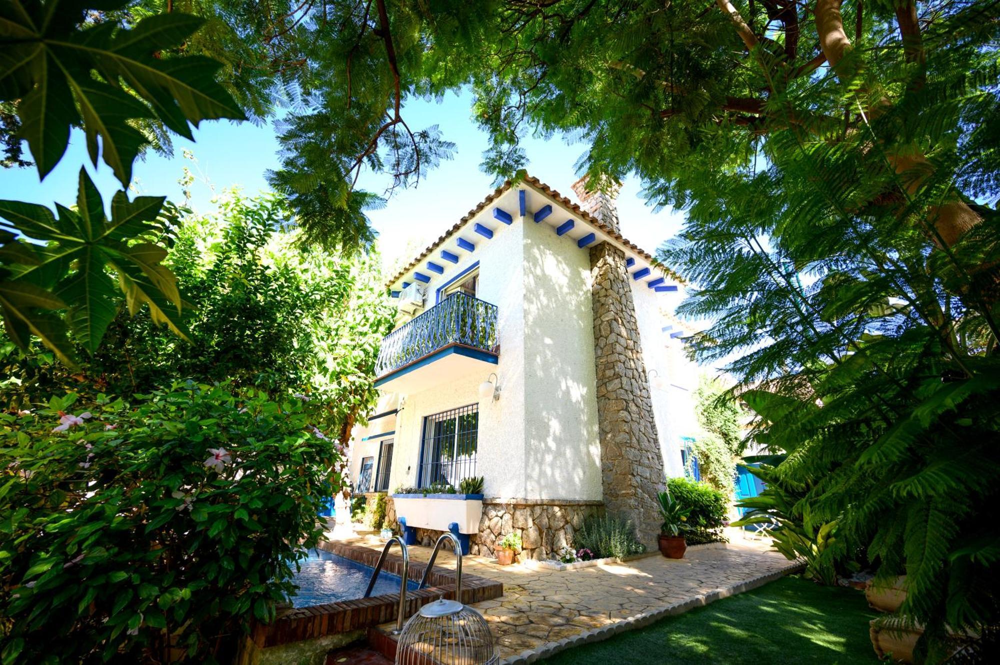 Blue Castle Guesthouse Malaga Zewnętrze zdjęcie